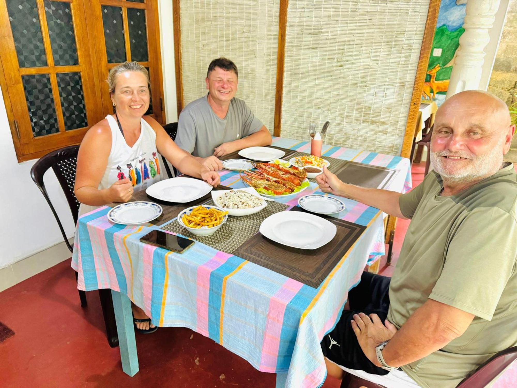 Homestay Nethmi & Restaurant *